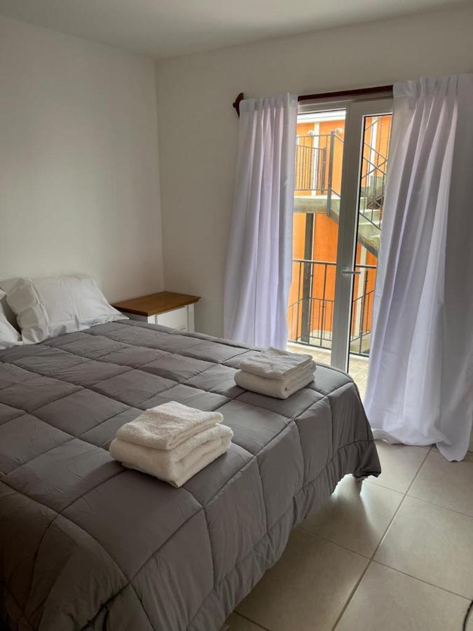Hostel Los Cormoranes Ушуайя Екстер'єр фото